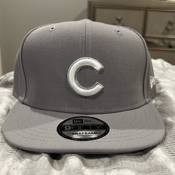 New Era Other - Brand New Chicago Cubs New Era 9Fifty SnapBack Adjustable Hat Gray Color